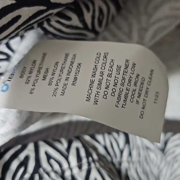 Ibkul Long Sleeve Zip Mock Neck 1/4 Sweatshirt Golf Athleisure Tennis XS NWT - Picture 8 of 10